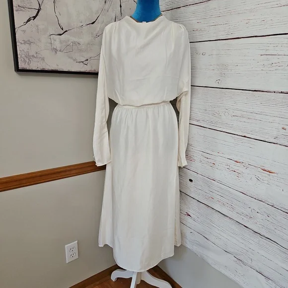 NWT H&M Filtted Satin Dress Size M - Picture 8 of 17